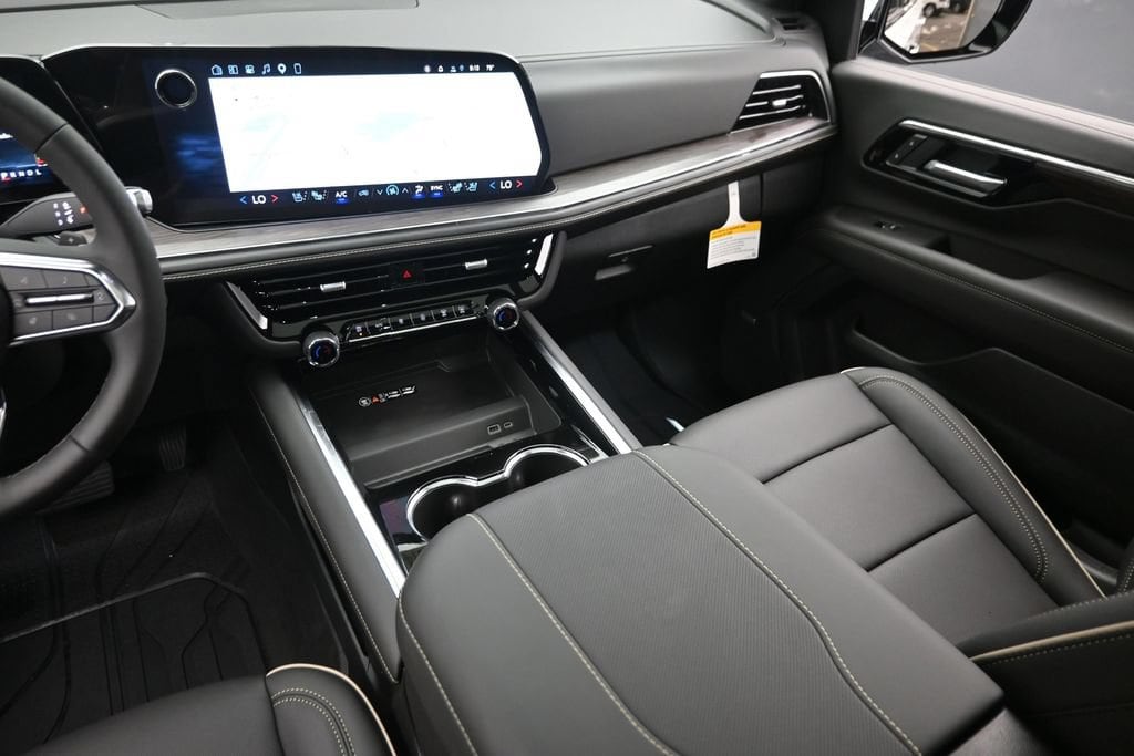 2026 Chevrolet Suburban Premier - Photo 19