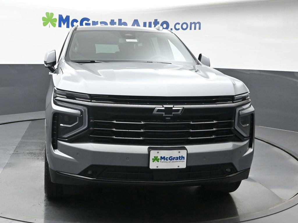 2025 Chevrolet Suburban RST photo 2