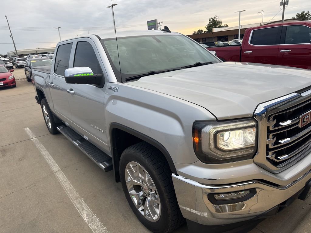 2017 Gmc Sierra 1500 SLT photo 2
