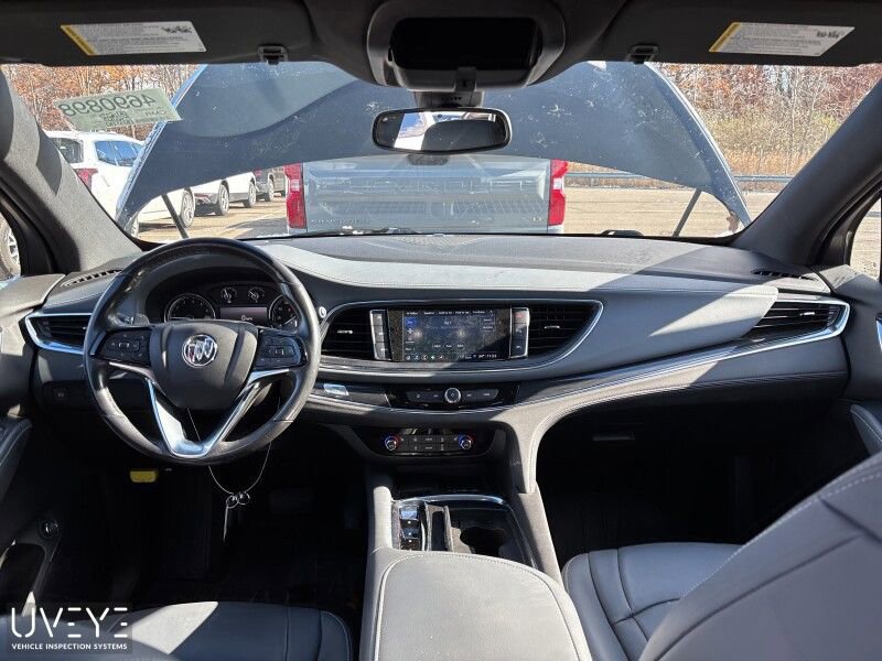 2023 Buick Enclave Essence photo 2