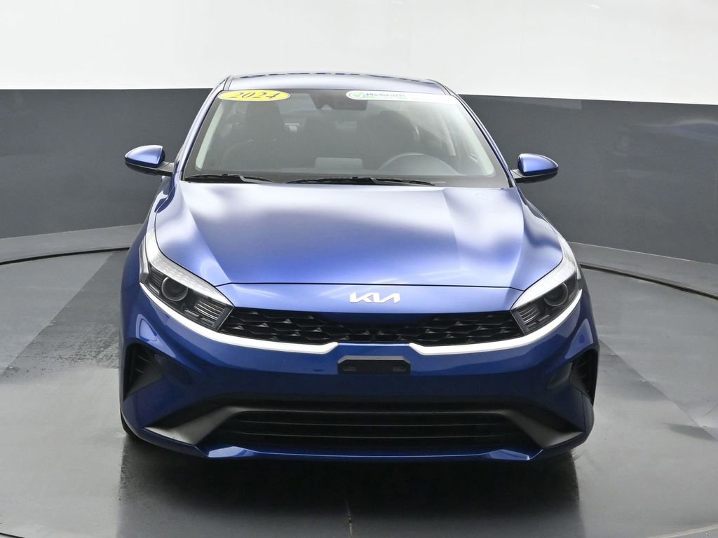 2024 Kia Forte LXS photo 3