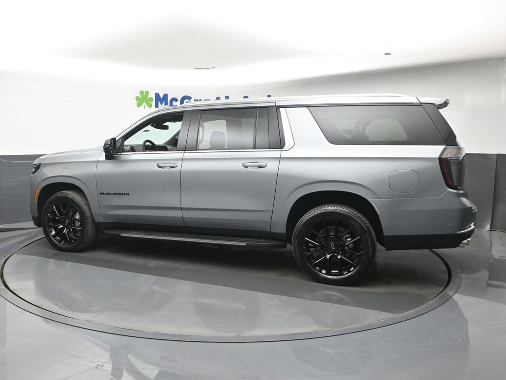 2026 Chevrolet Suburban Premier - Photo 31