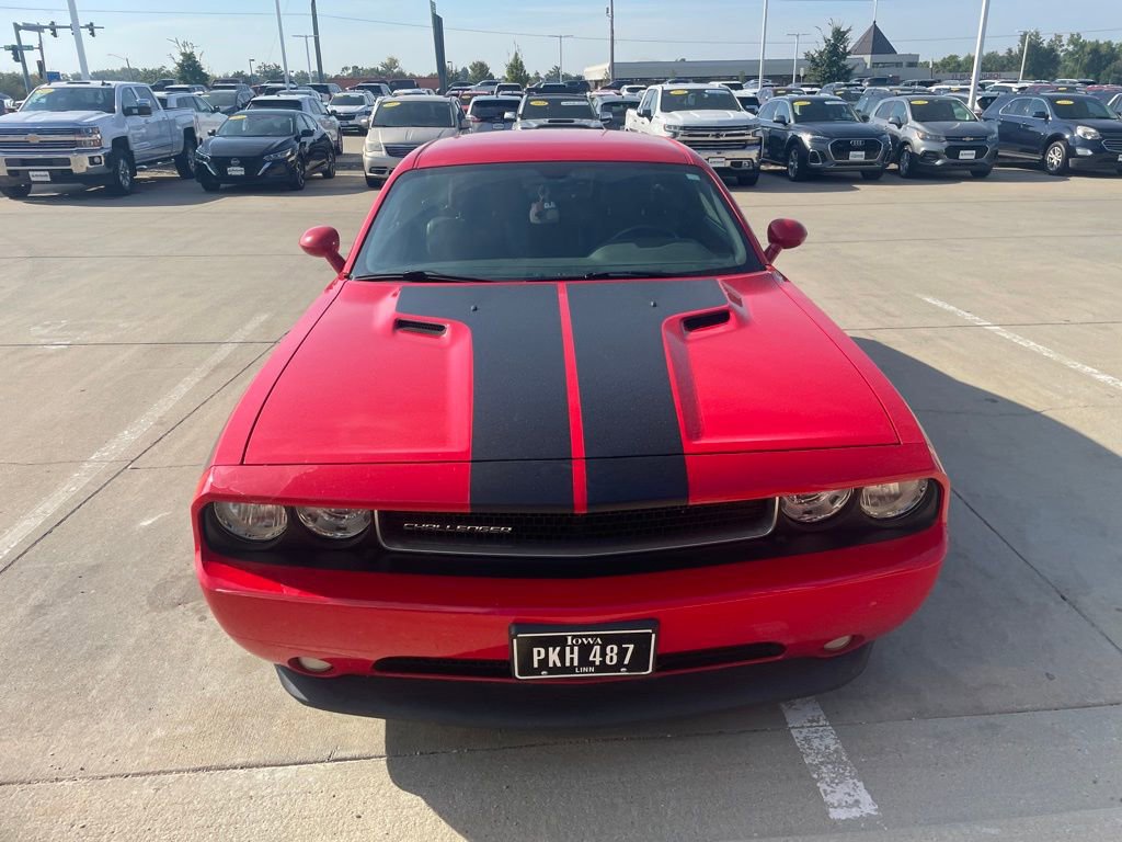 2014 Dodge Challenger SXT Plus photo 2