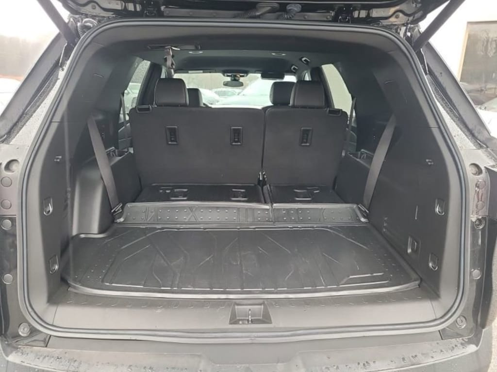 Used 2023 Chevrolet Traverse LT Leather SUV