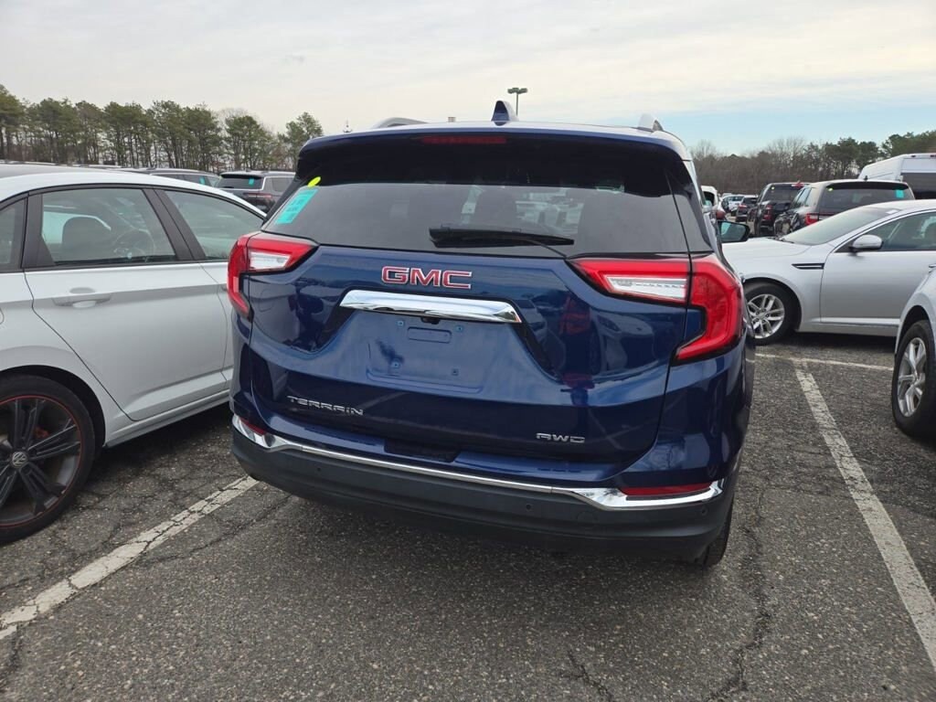 Used 2022 GMC Terrain SLT SUV