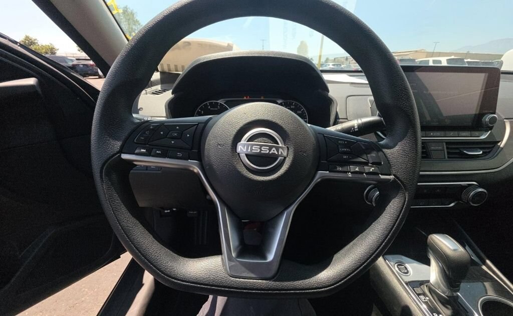 Used 2024 Nissan Altima 2.5 SV Sedan