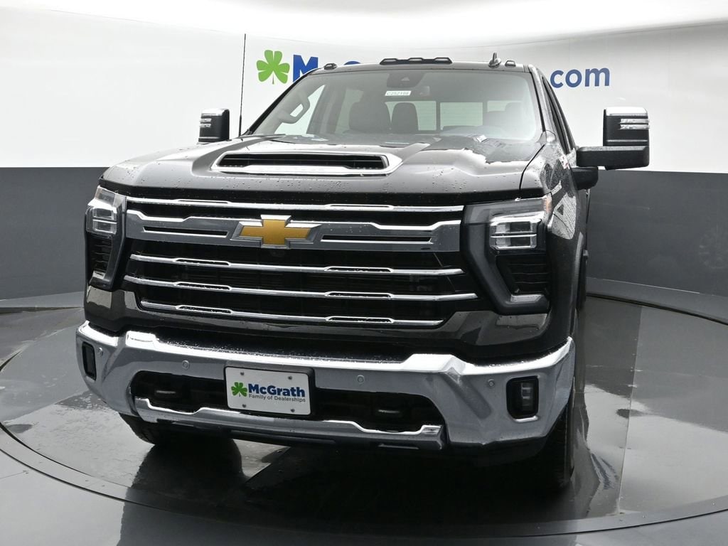 2025 Chevrolet Silverado 2500HD LTZ photo 4