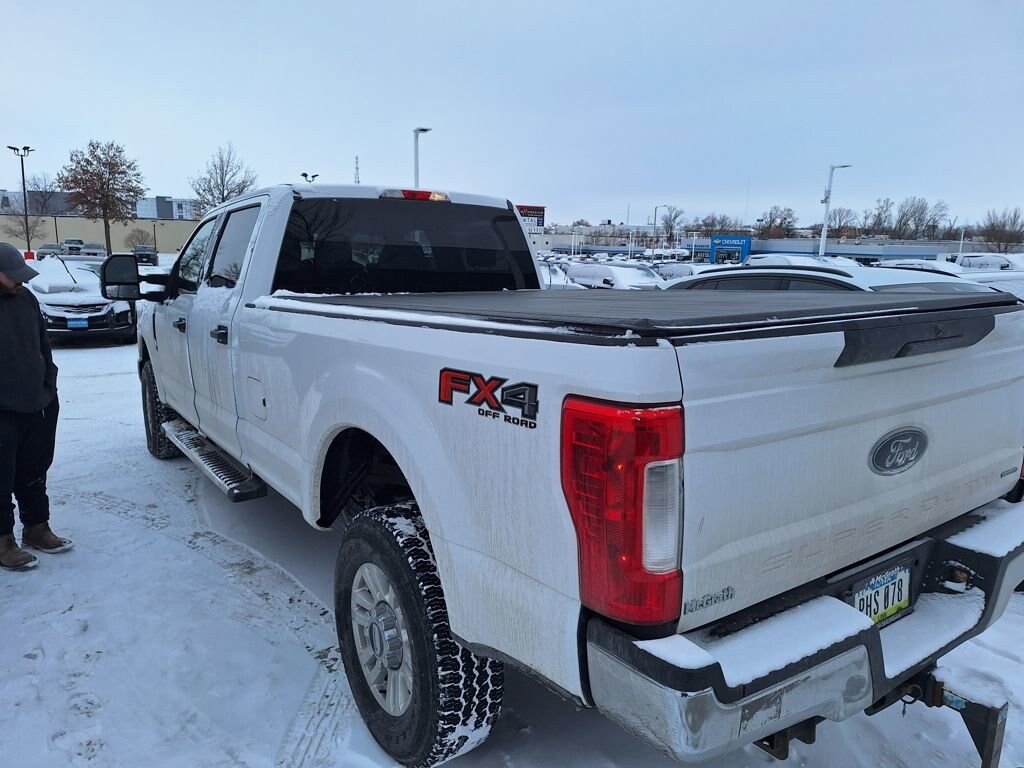 Used 2017 Ford Super Duty F-350 SRW Platinum Truck Crew Cab