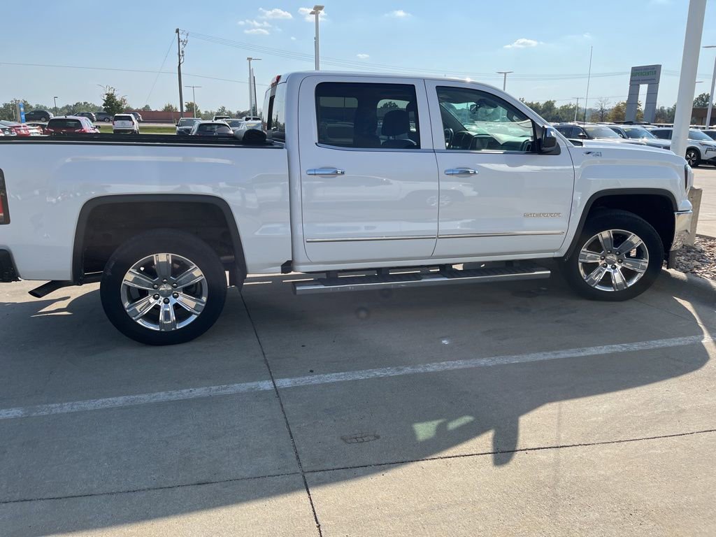 2017 Gmc Sierra 1500 SLT photo 3
