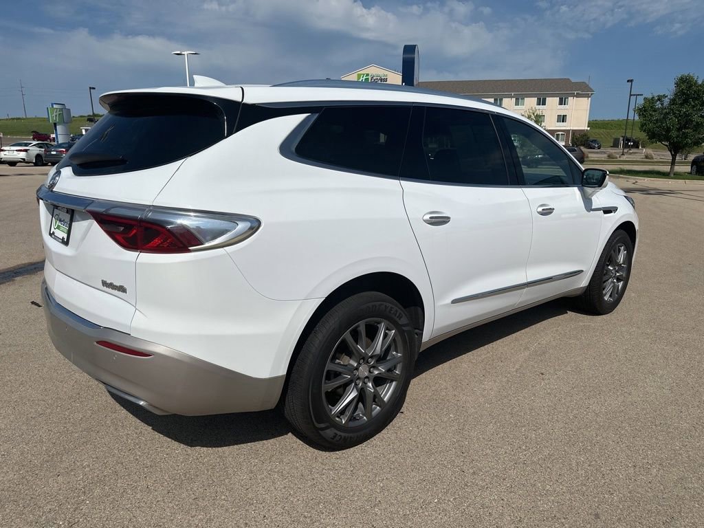 2022 Buick Enclave Premium photo 3