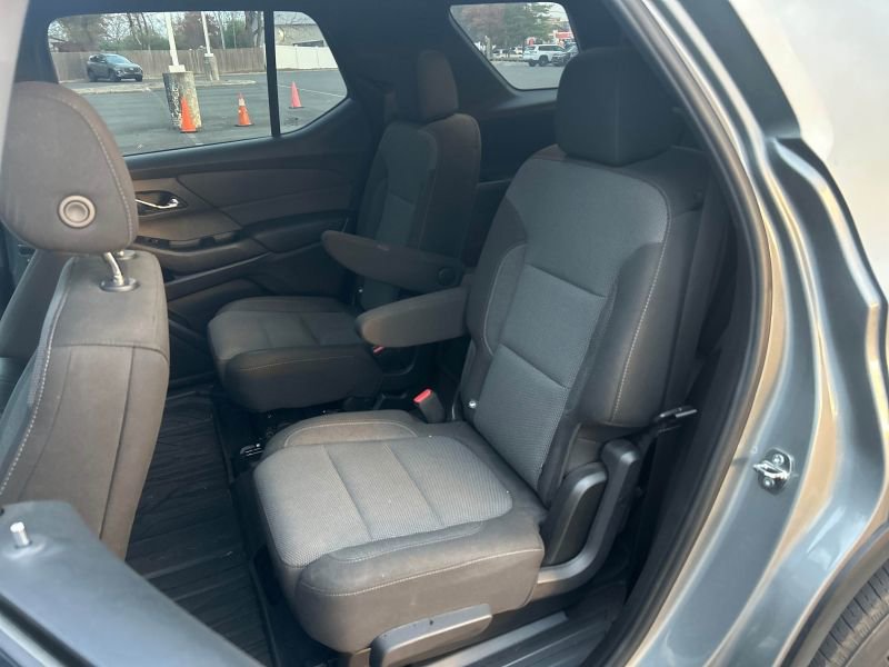 2023 Chevrolet Traverse Cloth photo 3