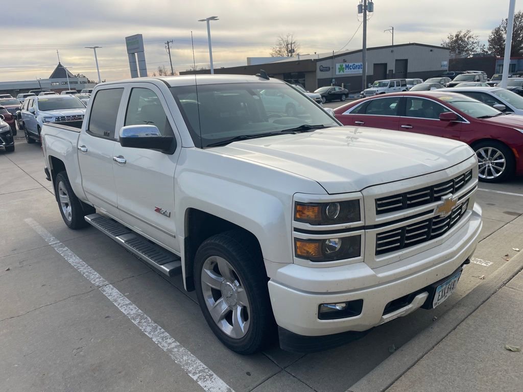 2015 Chevrolet Silverado 1500 LT photo 3