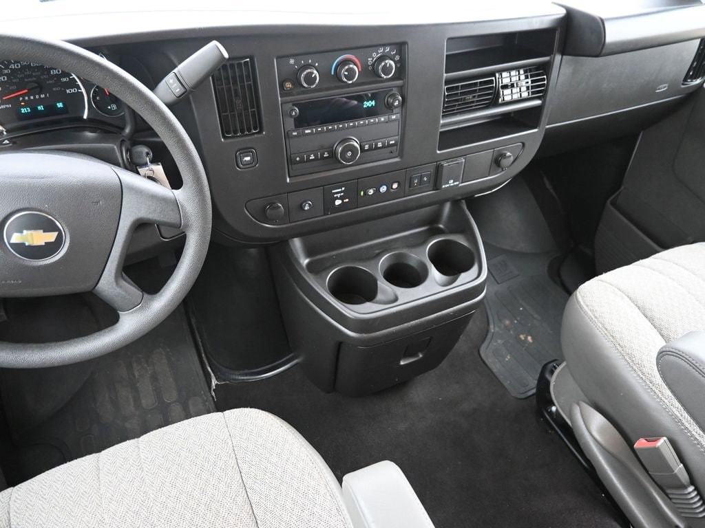 2025 Chevrolet Express Passenger LT - Photo 17
