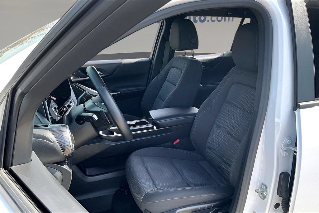 2025 Chevrolet Equinox LT - Photo 24