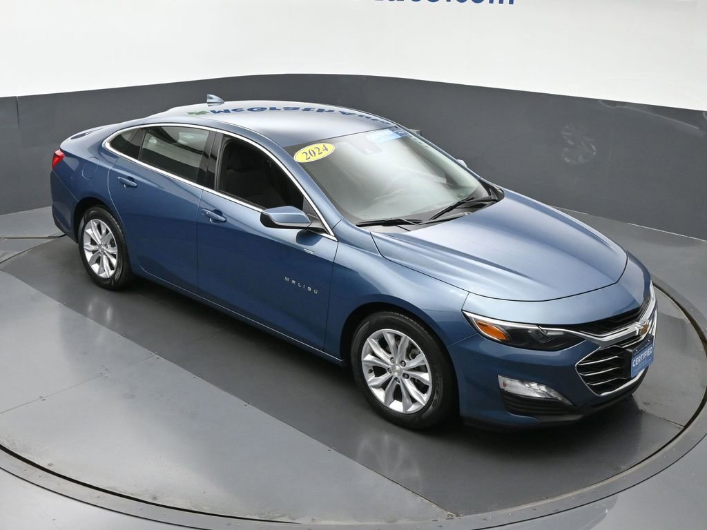 2024 Chevrolet Malibu 1LT photo 2