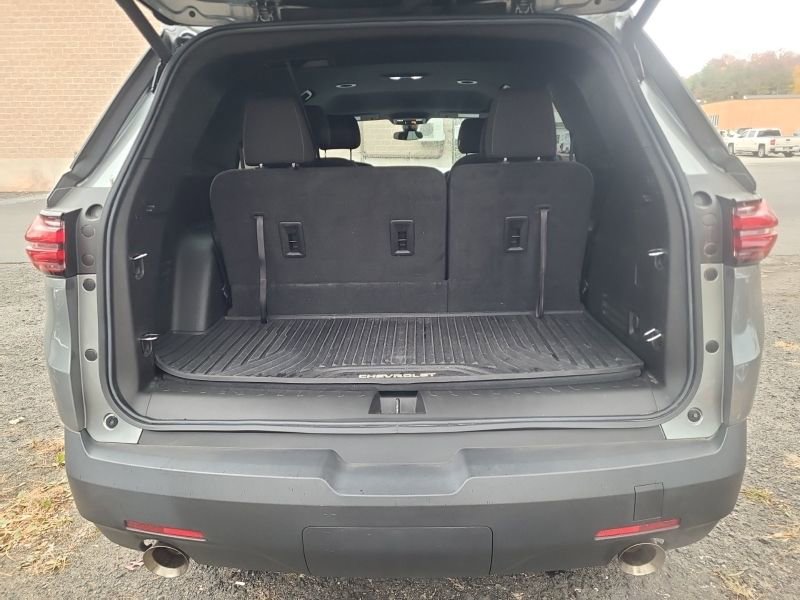 2023 Chevrolet Traverse Cloth photo 2