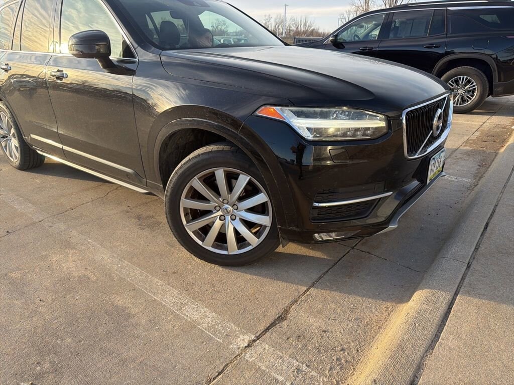 Used 2016 Volvo XC90 T6 Momentum SUV
