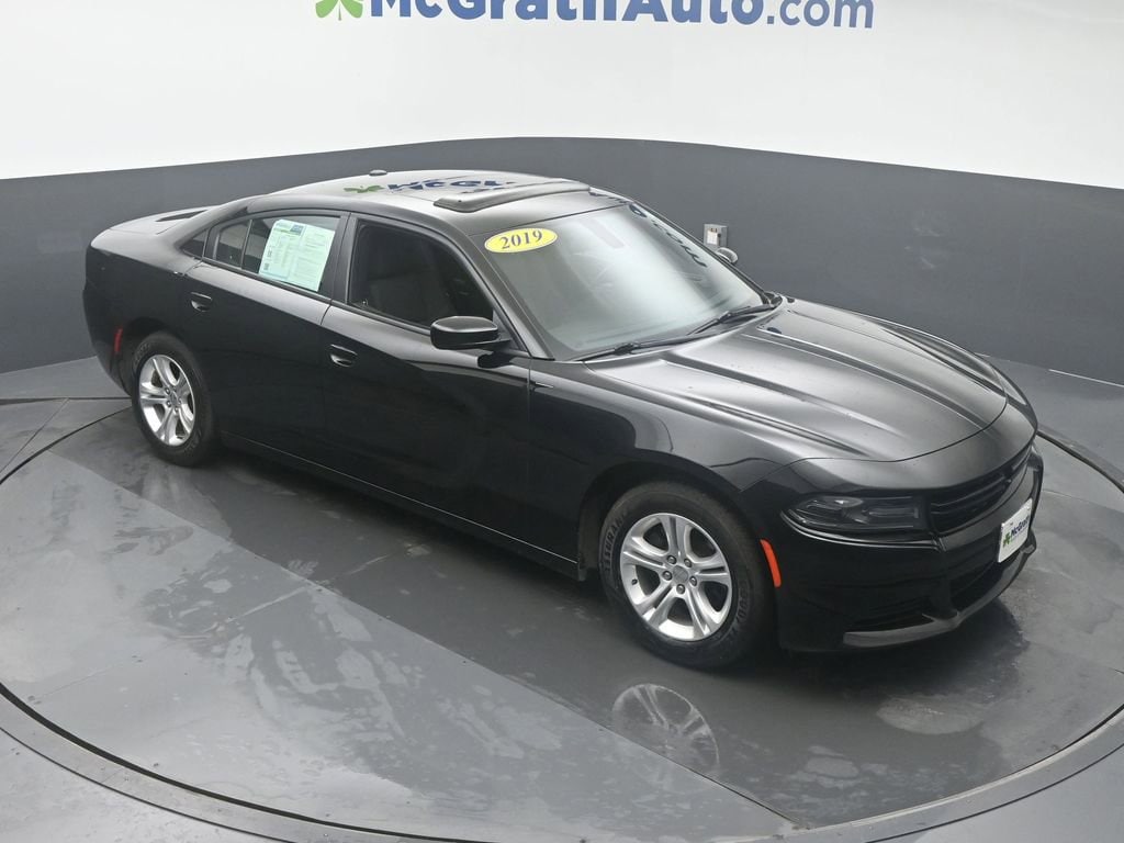Used 2019 Dodge Charger SXT with VIN 2C3CDXBG8KH709217 for sale in Cedar Rapids, IA