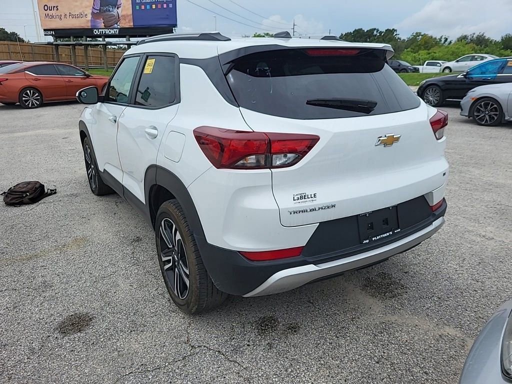 2023 Chevrolet Trailblazer LT photo 3