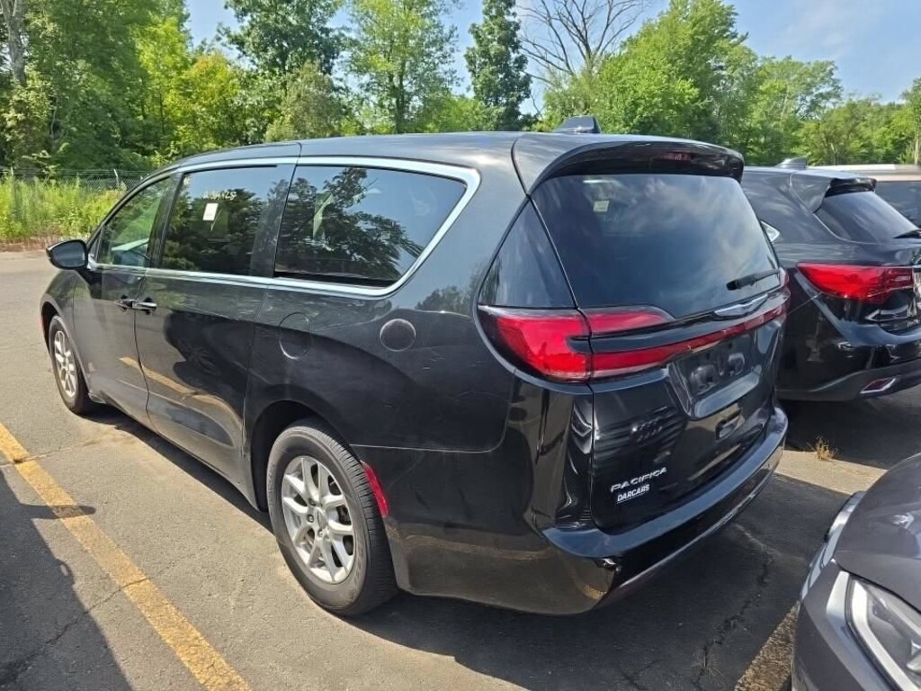 Used 2023 Chrysler Pacifica Touring L Van Passenger Van