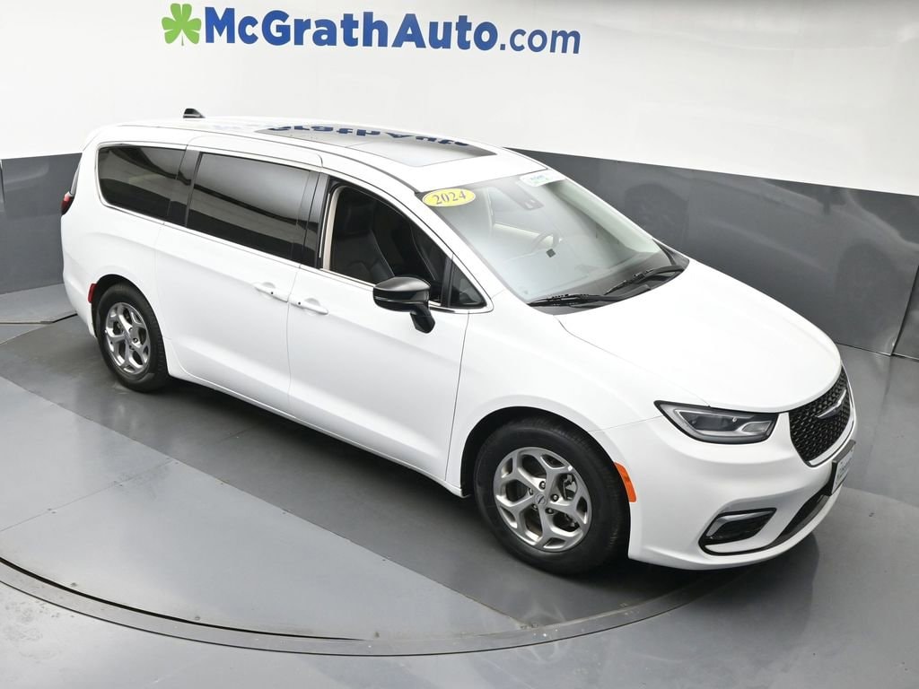 Used 2024 Chrysler Pacifica Limited Van Passenger Van