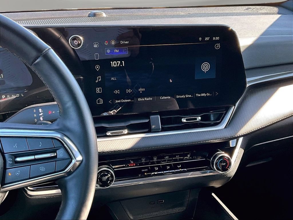 2025 Chevrolet Equinox LT - Photo 11