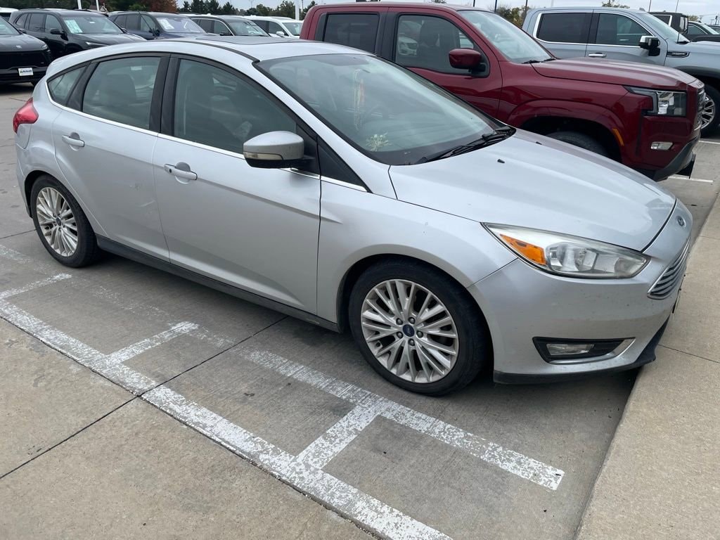 Used 2018 Ford Focus Titanium with VIN 1FADP3N20JL280579 for sale in Cedar Rapids, IA