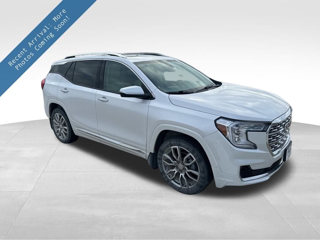 2022 GMC Terrain Denali's photo