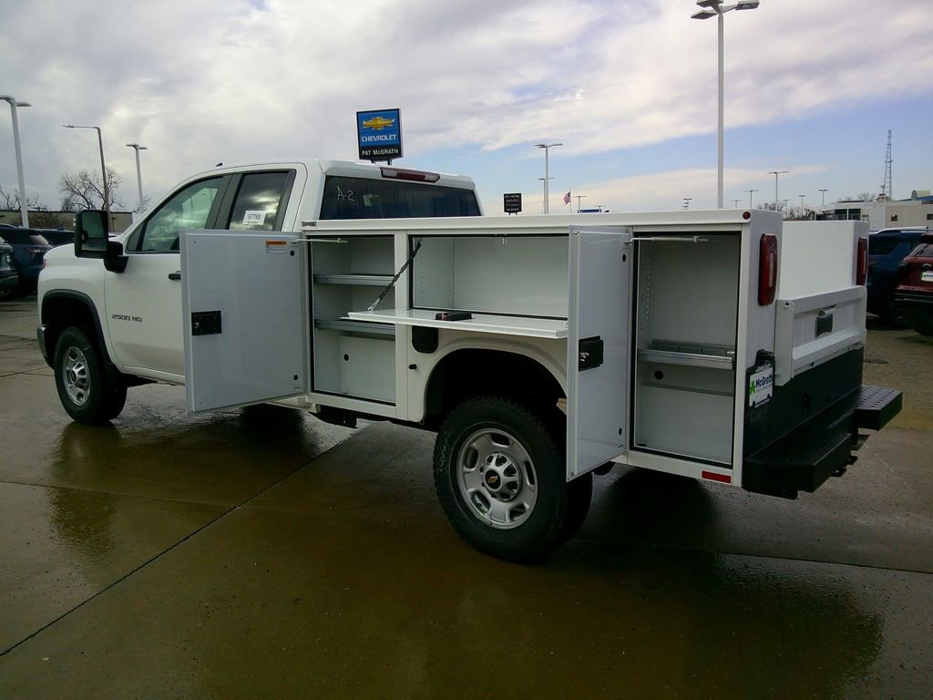 2025 Chevrolet Silverado 2500HD photo 3