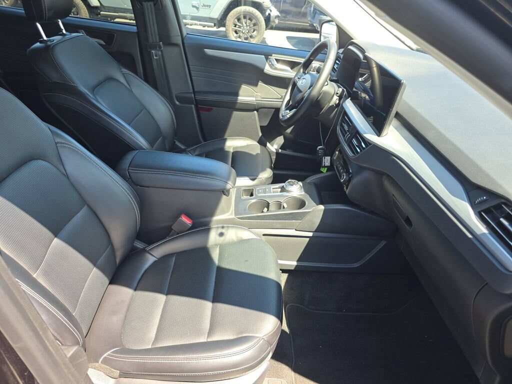 Used 2025 Ford Escape Platinum SUV