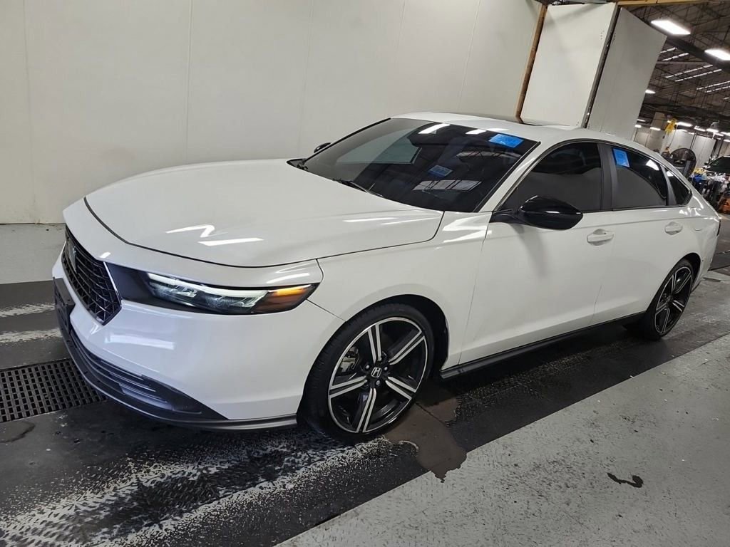 2023 Honda Accord Hybrid Sport photo 2