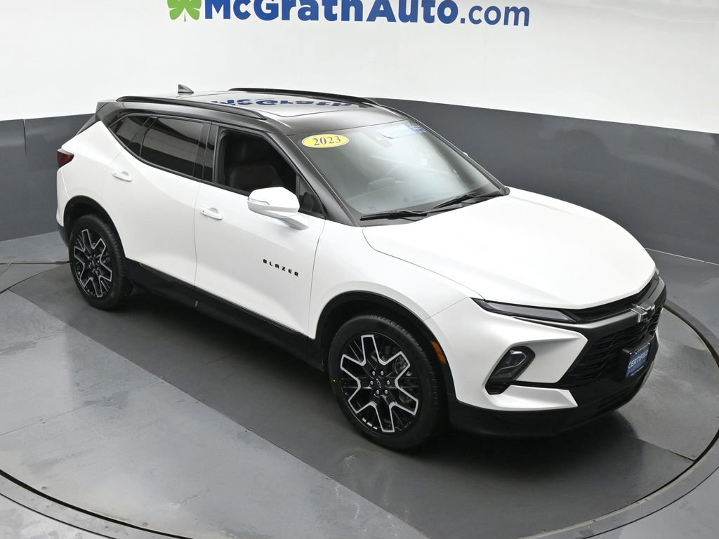 2023 Chevrolet Blazer RS photo 2