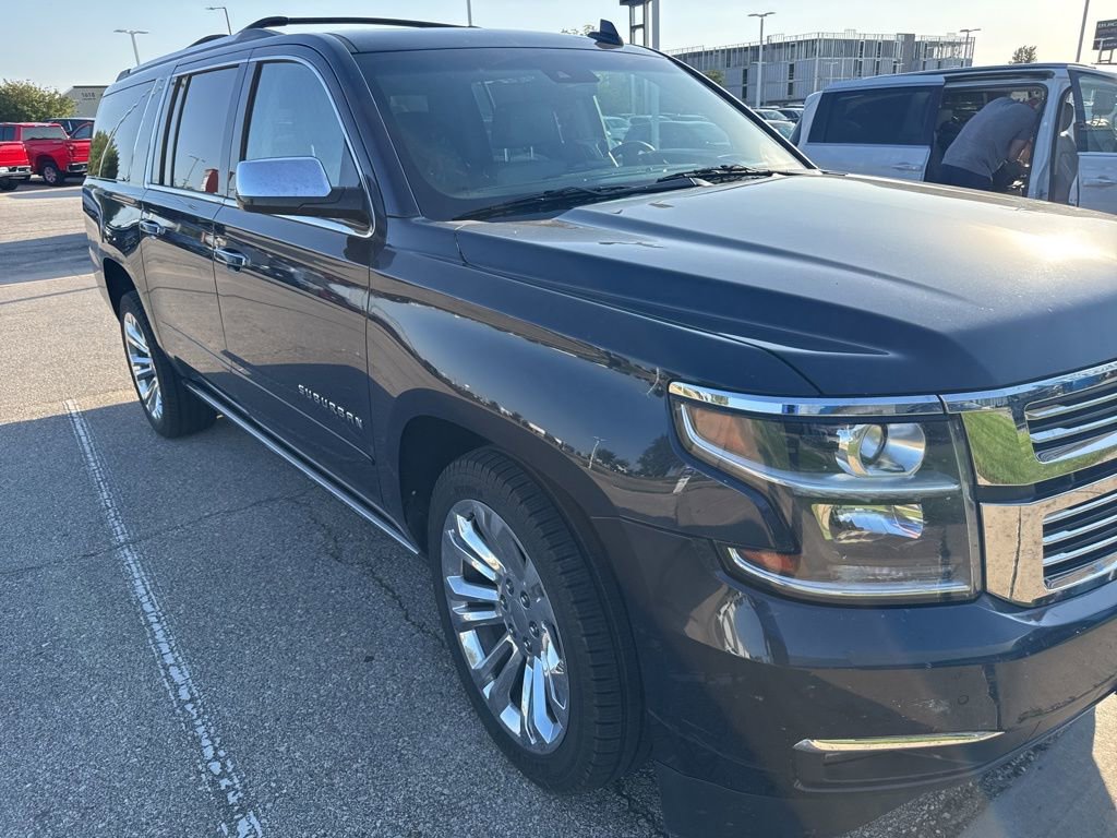 2019 Chevrolet Suburban Premier photo 2