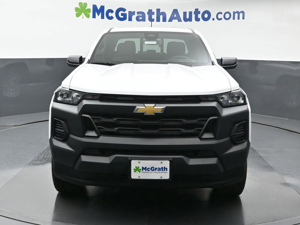 2025 Chevrolet Colorado LT photo 3