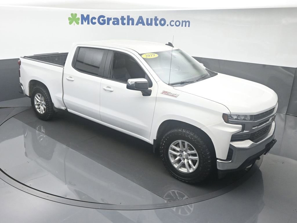 Used 2019 Chevrolet Silverado 1500 LT with VIN 1GCUYDED1KZ123446 for sale in Cedar Rapids, IA