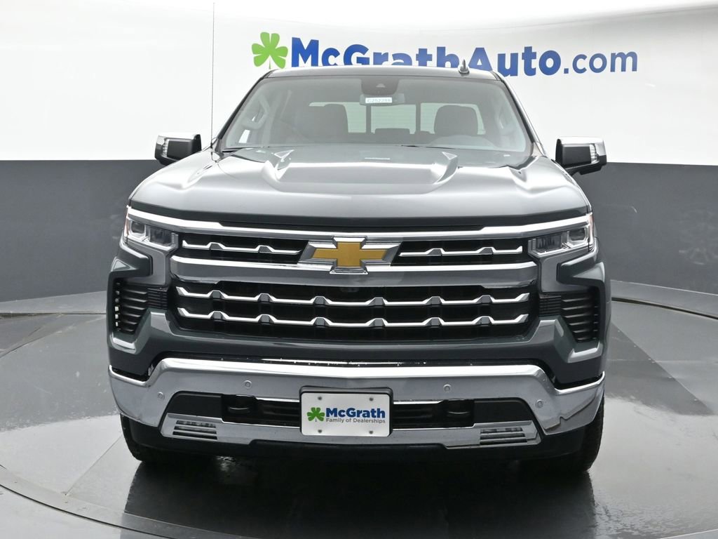 2025 Chevrolet Silverado 1500 LTZ photo 2