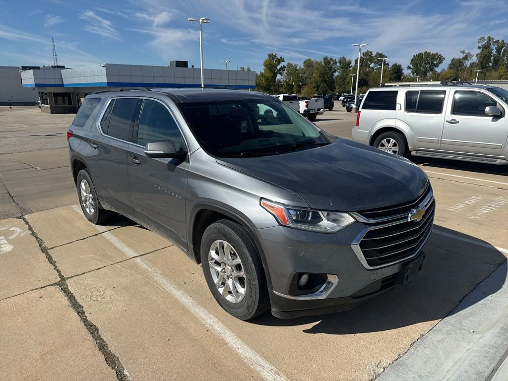 2021 Chevrolet Traverse Leather photo 2