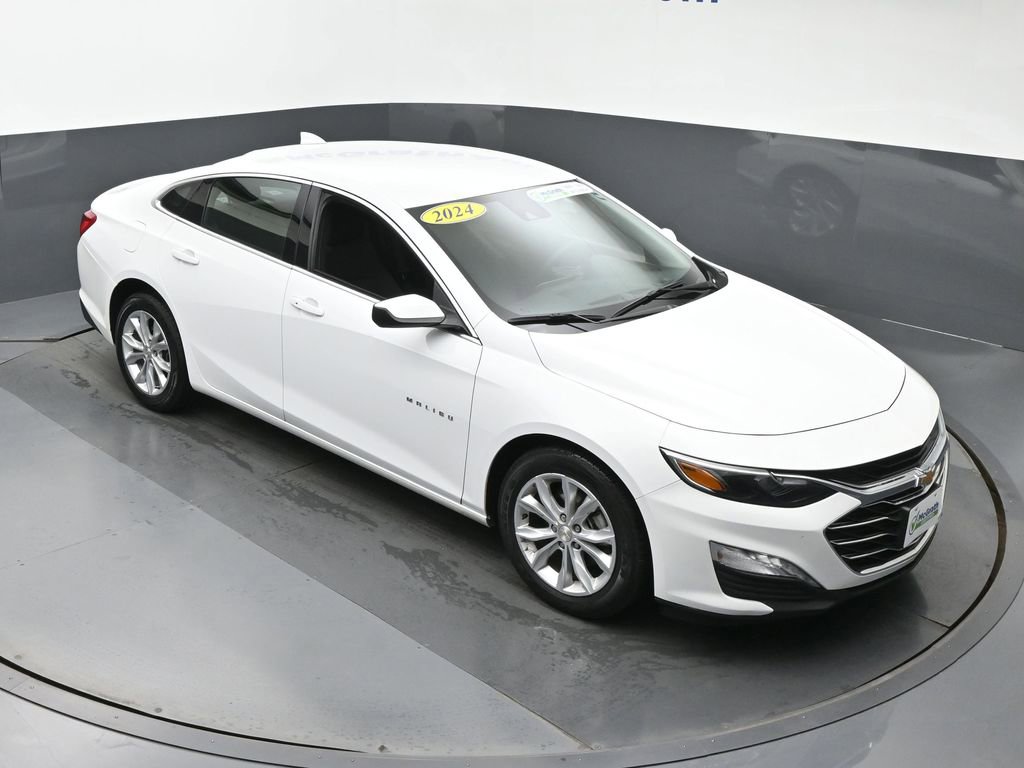 2024 Chevrolet Malibu 1LT photo 2