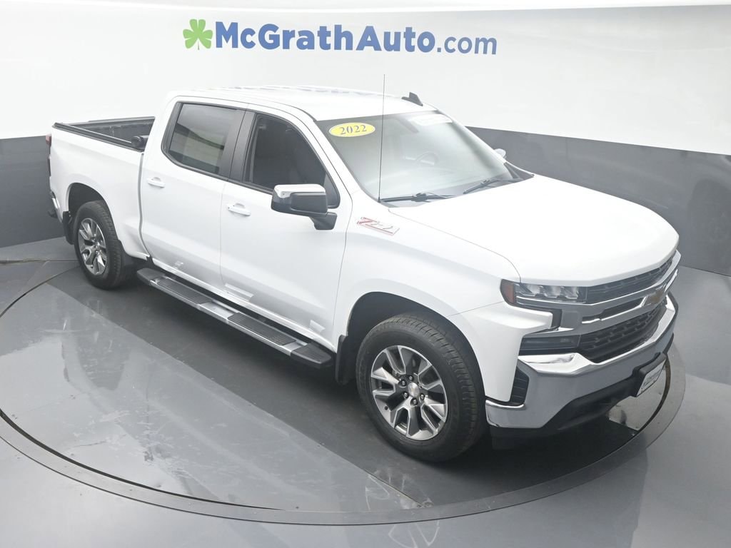 Used 2022 Chevrolet Silverado 1500 Limited LT with VIN 1GCUYDED4NZ233508 for sale in Cedar Rapids, IA
