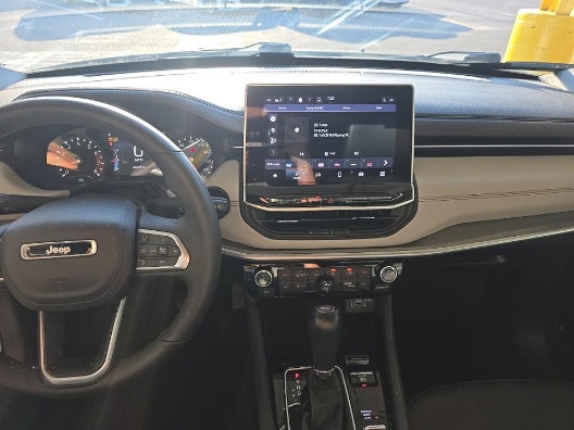 2025 Jeep Compass Limited - Photo 8