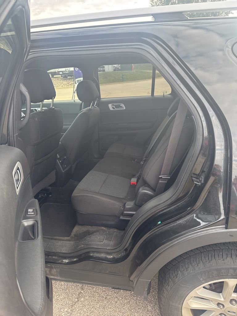 2015 Ford Explorer XLT photo 2
