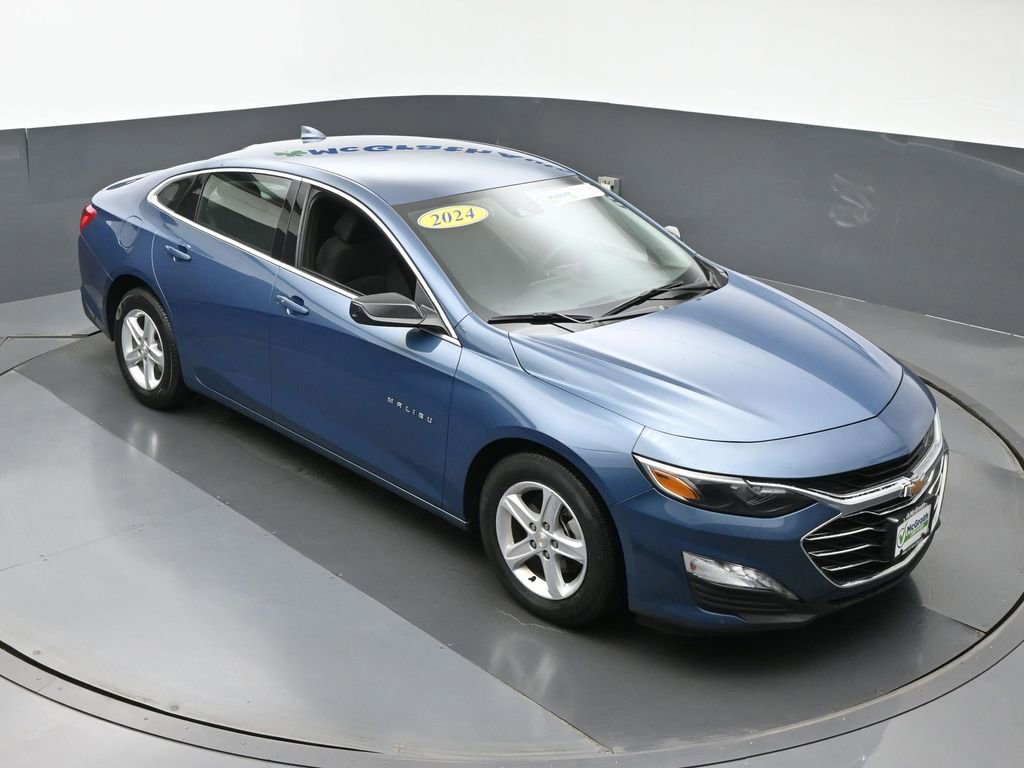 2024 Chevrolet Malibu 1LT photo 2