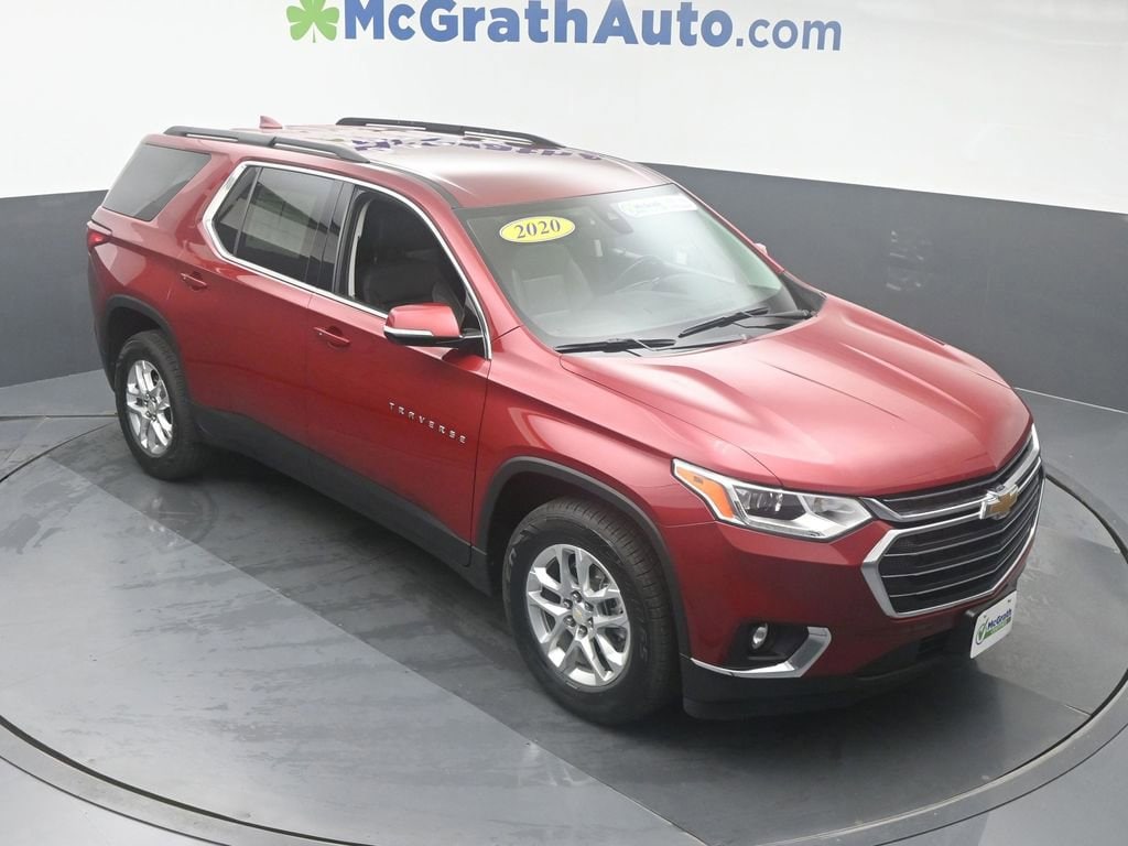 Used 2020 Chevrolet Traverse 3LT with VIN 1GNEVHKW1LJ314222 for sale in Cedar Rapids, IA