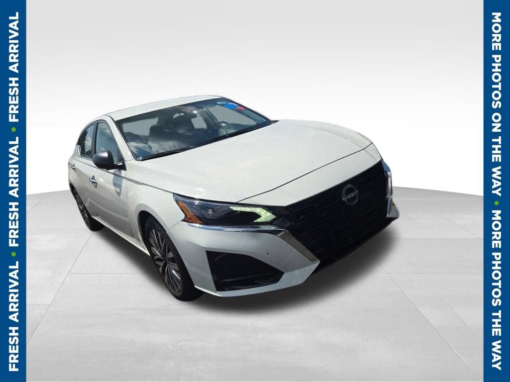 Used 2025 Nissan Altima SV Sedan