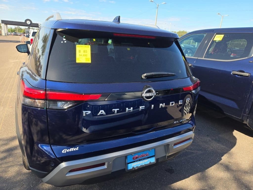 Used 2025 Nissan Pathfinder SL SUV