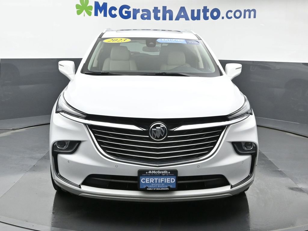 2023 Buick Enclave Essence photo 2