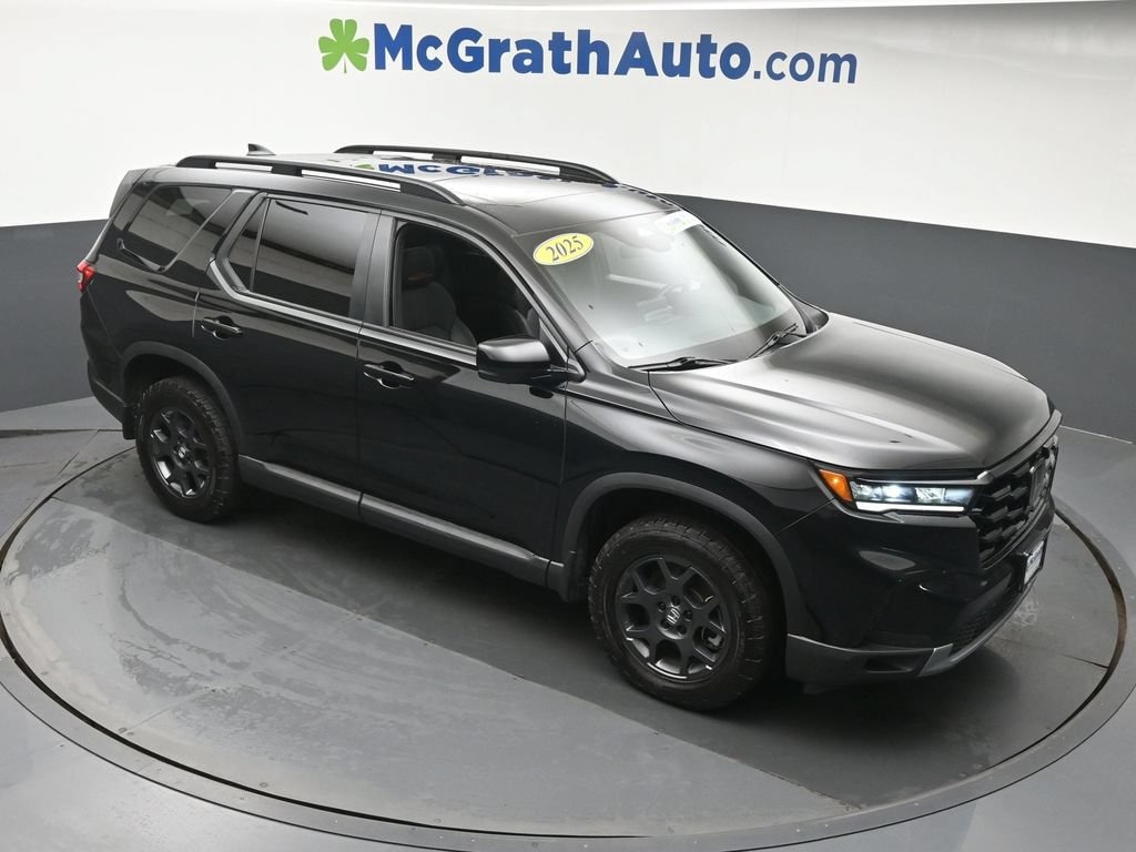 Used 2025 Honda Pilot TrailSport SUV