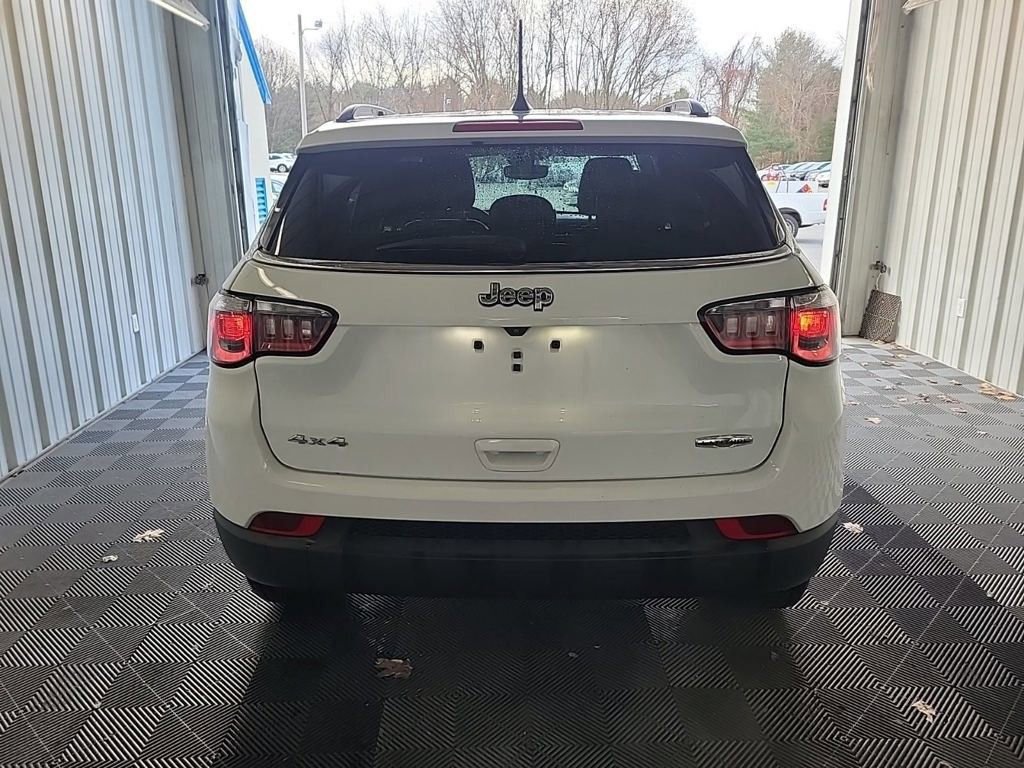 2022 Jeep Compass Latitude photo 2