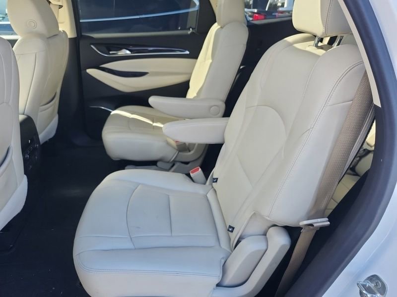 2023 Buick Enclave Essence photo 3
