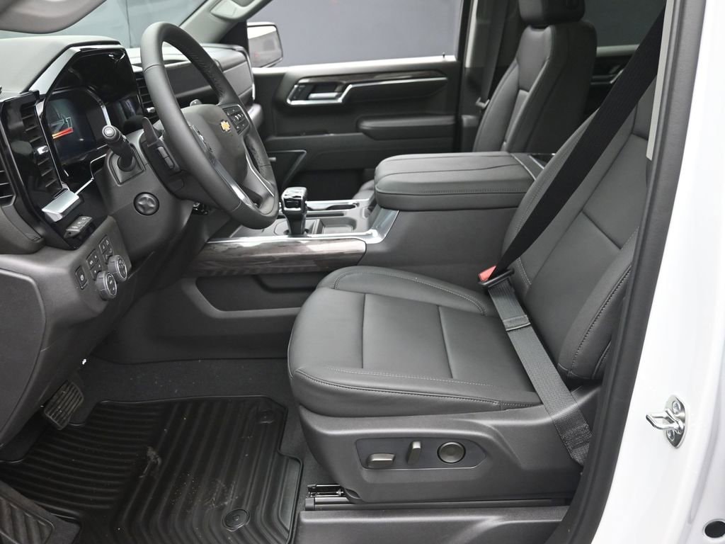 2026 Chevrolet Silverado 1500 LTZ - Photo 23